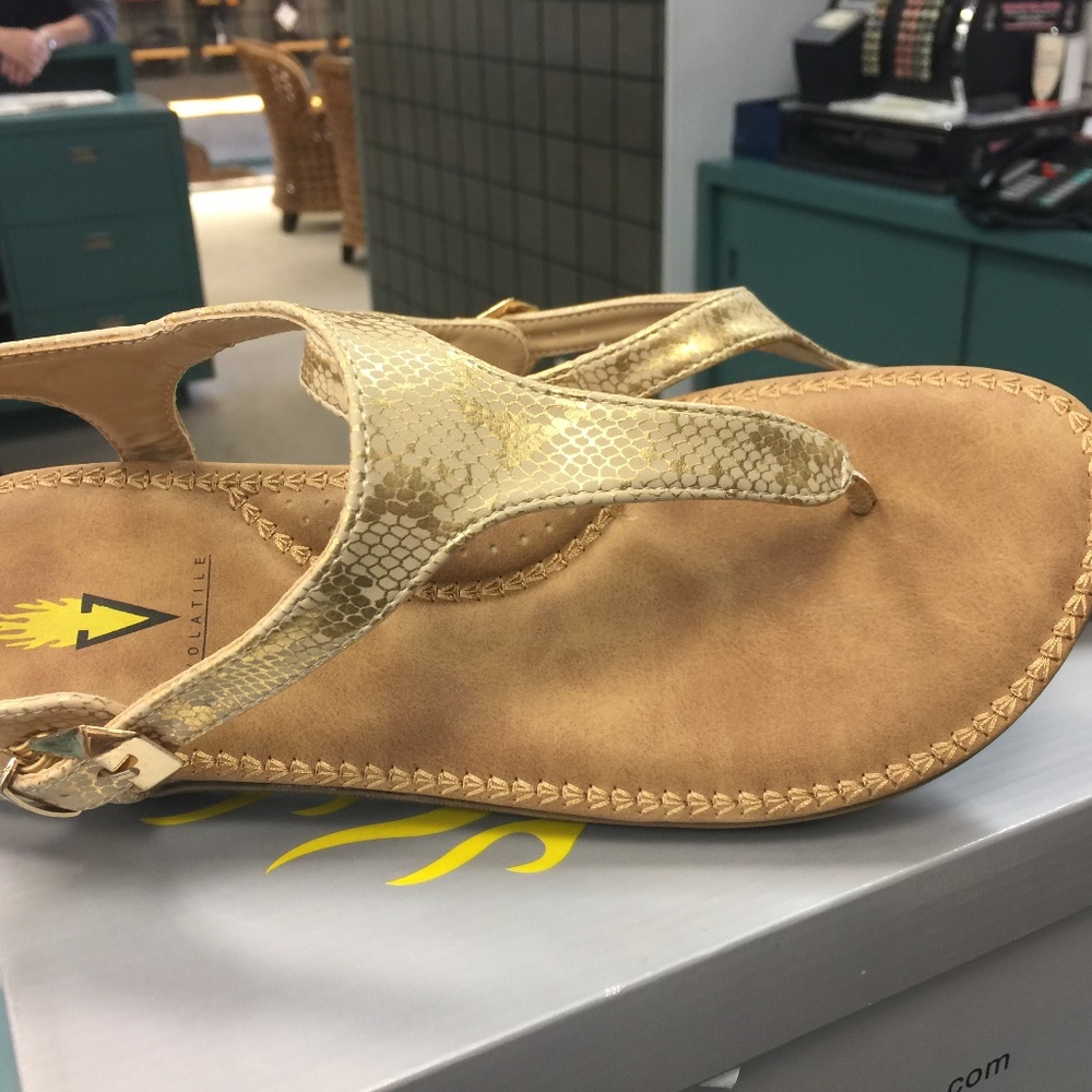 VOLATILE REECE FLAT FLIP FLOP GOLD